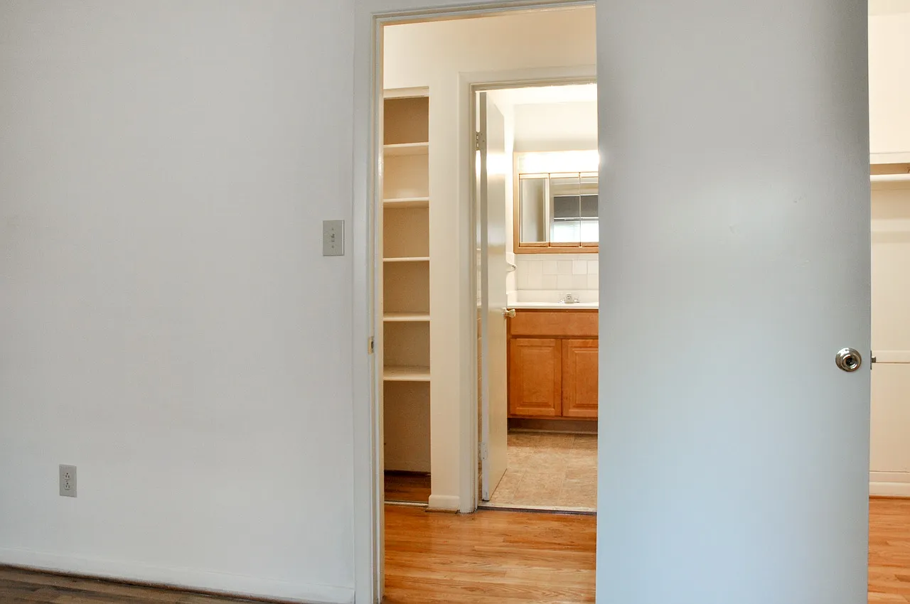 Manor View Apartments — Photo 3