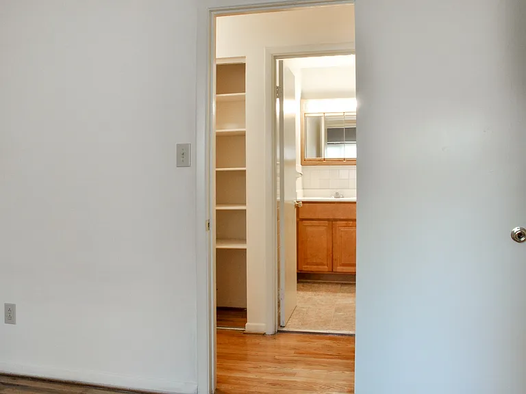 Manor View Apartments — Photo 3