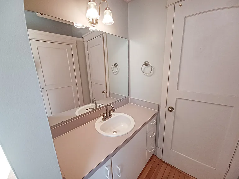 Idaho Building Apartments — Photo 27