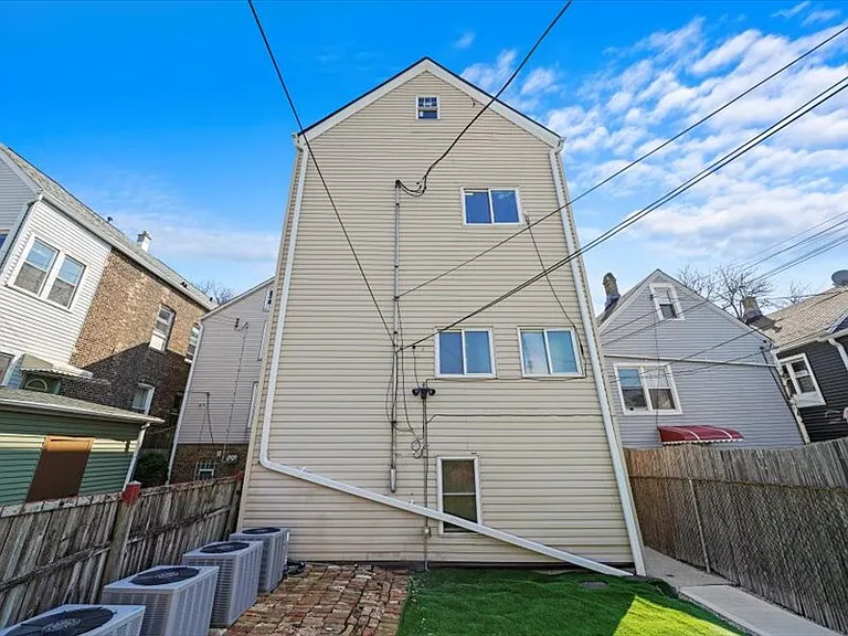 1226 W 31st Pl #3R — Photo 12