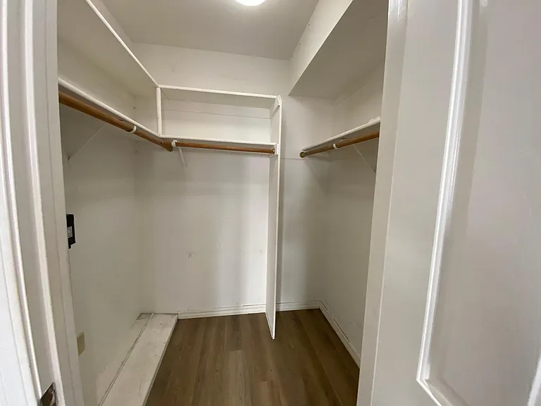 Master Walk In Closet
