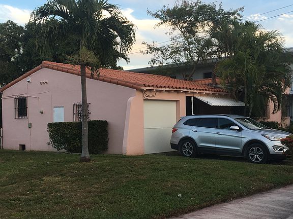 2nd image of 7637 Carlyle Ave