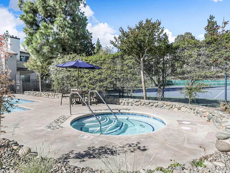 Pool & Spa