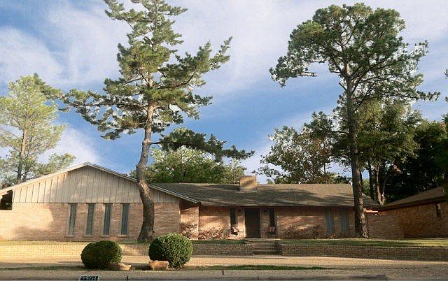 1st image of 2501 Maxwell Dr
