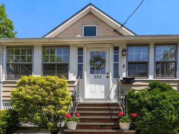352 Whiting Ave, Dedham, MA 02026
