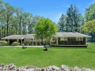 10 Delwood Rd, Chester, NJ 07930