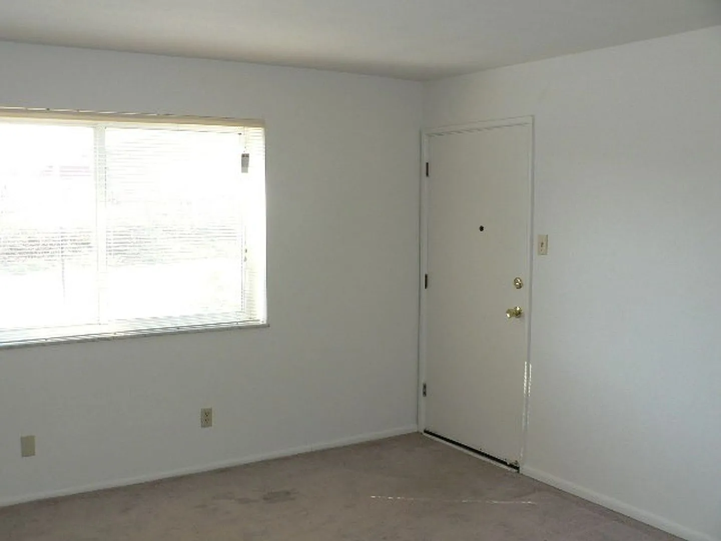 Hickory House Apt. — Photo 3