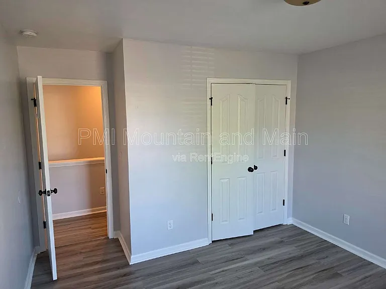 25 Barnett Shoals Dr — Photo 32