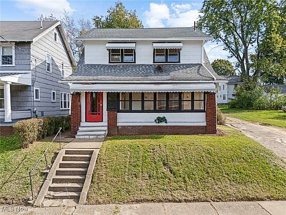 4th image of 1422 Plain Ave NE
