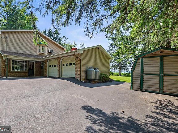 4th image of 25 Koser Rd