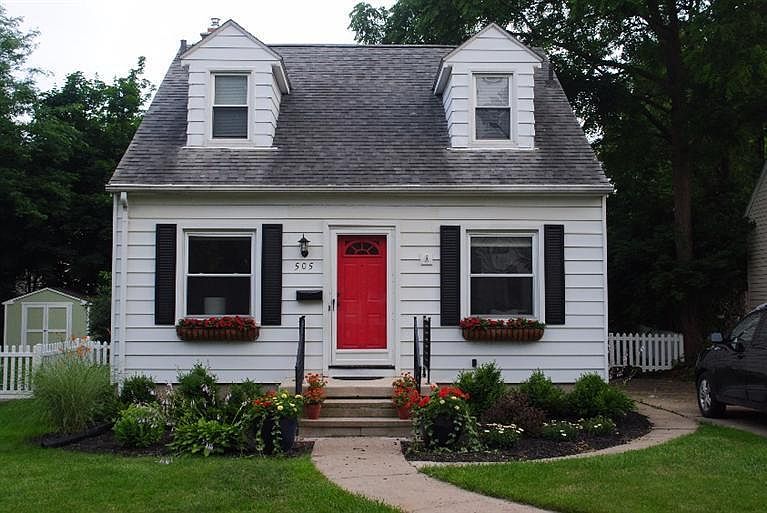 1st image of 505 W Hoover Ave