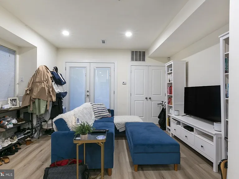 1228 N 25th St #6 — Photo 3