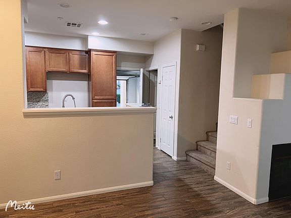 5th image of 41718 Ambervalley Ave Unit 6