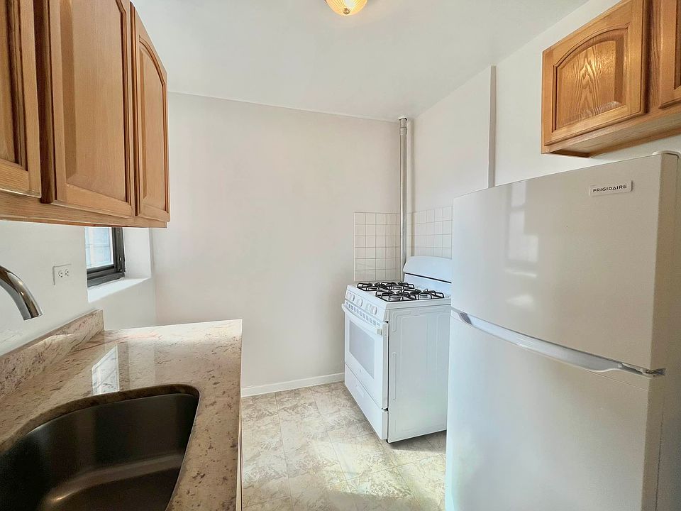 2nd image of 1560 Grand Concourse APT 612