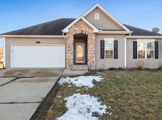 916 Potter Point Dr, South Bend, IN 46614