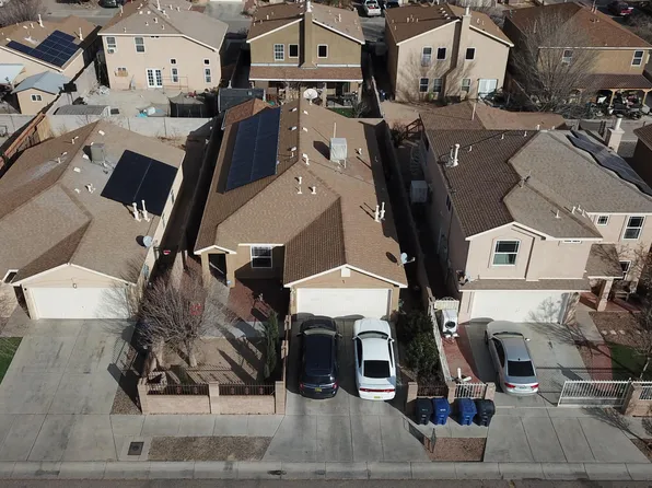 636 Escavada St SW, Albuquerque, NM 87105