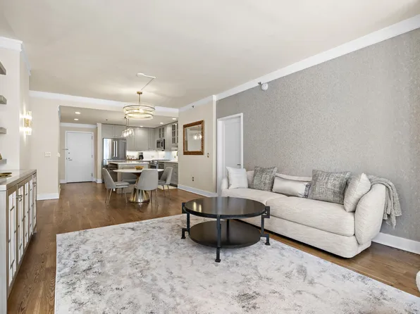 1125 Maxwell Lane image 13 of 40