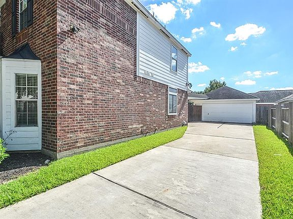 2nd image of 12431 Shadycrest Dr