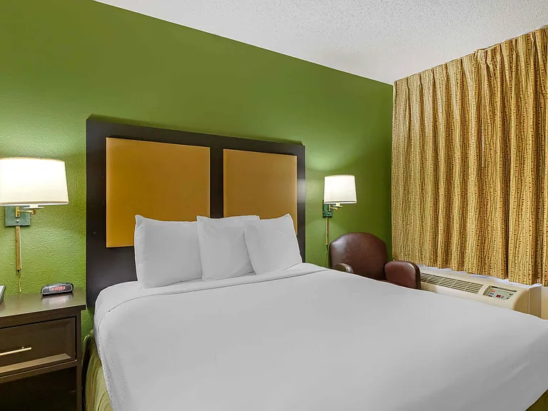 Studio Suite - 1 Queen Bed