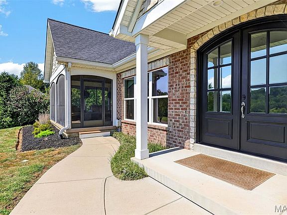 4th image of 4425 Lookout Point Dr