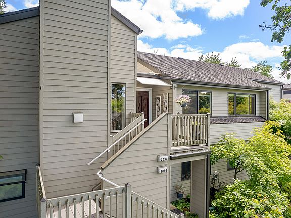 3rd image of 2094 Lake Isle Dr