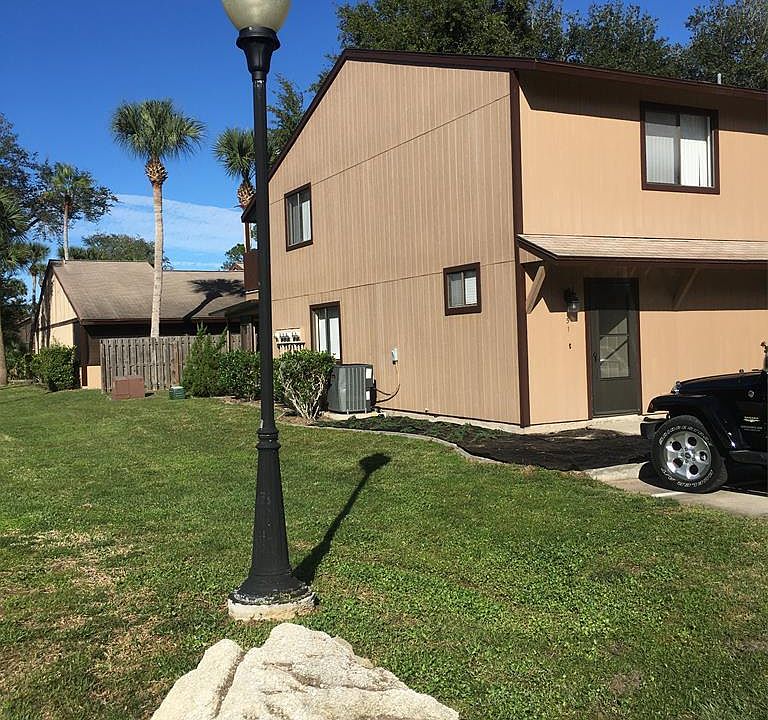 1st image of 51 Village Dr #51