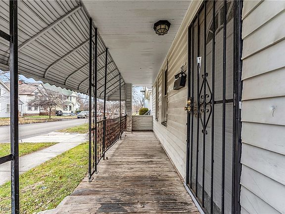 3rd image of 3807 E 55th St