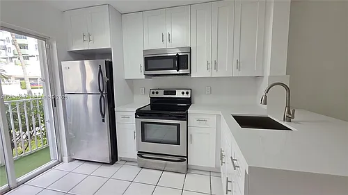 2575 SW 27th Ave #105 Photo 1