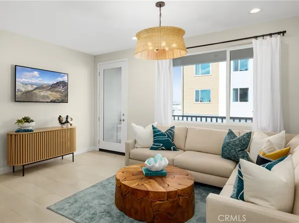 11720 Arkansas St #B, Artesia, CA 90701