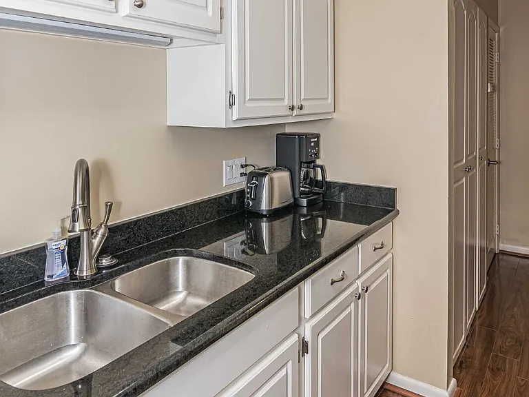 103 E Lockhaven Dr #D — Photo 13