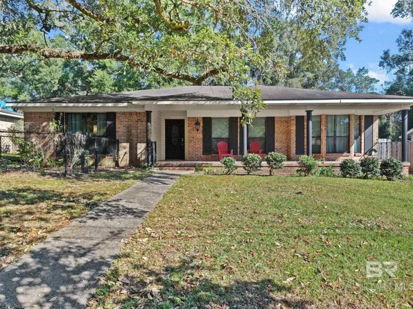 2705 Woodcliff Dr E, Mobile, AL 36693