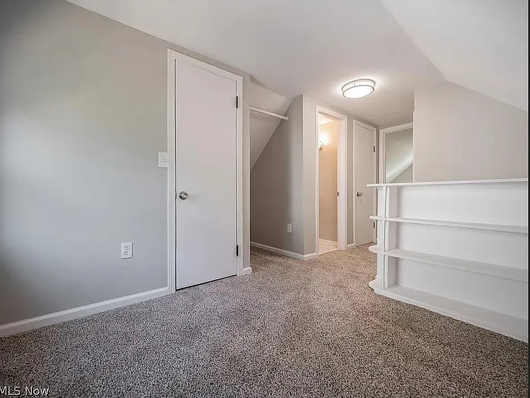 335 Inwood Blvd — Photo 16