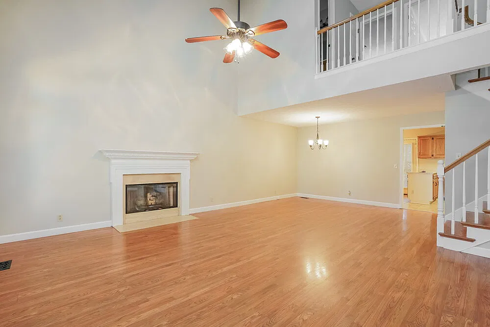 3 bed, 2.5 bath, 2085 sqft, $2,275 — Photo 4