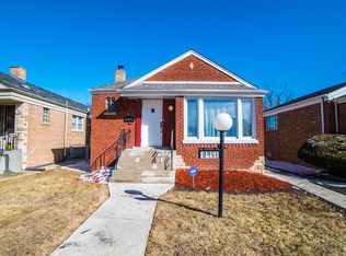 8951 S Dorchester Ave, Chicago, IL 60619