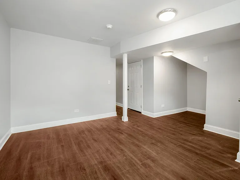 4928 S Saint Lawrence Ave #B — Photo 5