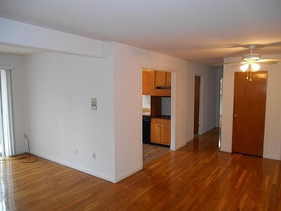 3rd image of 1041 Delta Ave #301