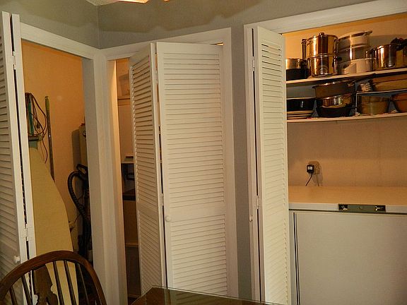 3rd image of 1301 Florence Dr