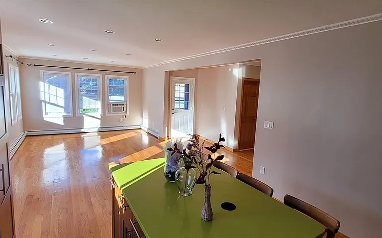 30-32 Freeman Ave #2 — Photo 5
