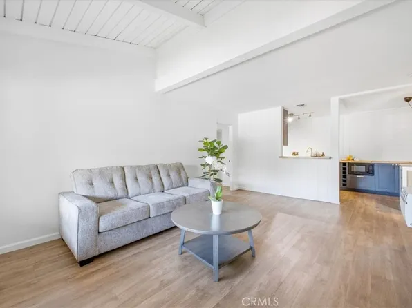 1040 W Macarthur Blvd, Santa Ana, CA 92707