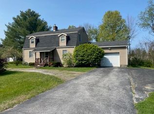 94 Lake Dr, Shaftsbury, VT 05262