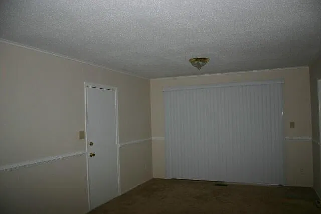 3 bed, 2.0 bath, 1521 sqft, $1,300 — Photo 3