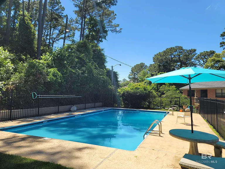 512 Lake Forest Blvd — Photo 19