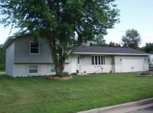 2516 Oak View Rd, Marinette, WI 54143