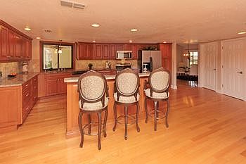 5th image of 9921 Frank Dr E