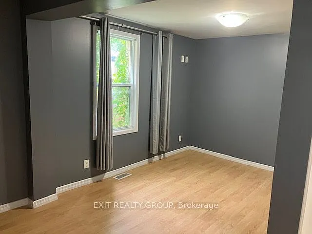 27 Grove St #MAIN FLR — Photo 9