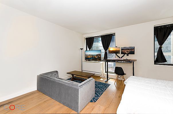 1st image of 2519 43rd Ave #204