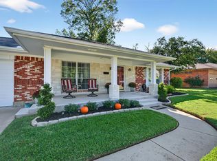 230 Center St, Whitesboro, TX 76273