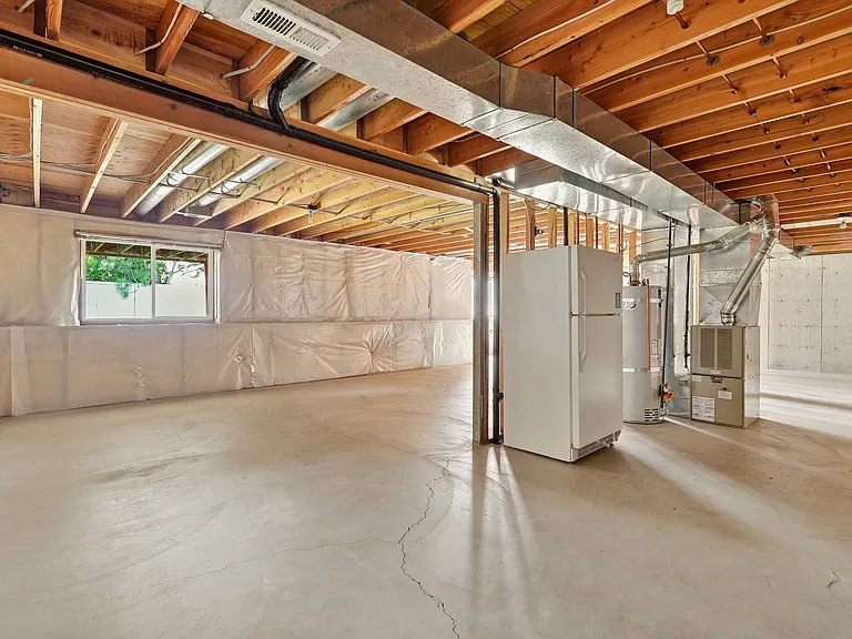 8821 N Pamela St — Photo 17