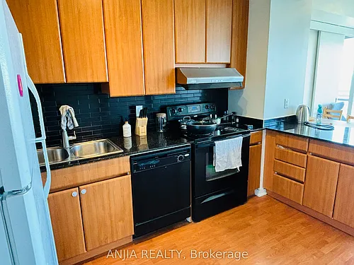 30 Canterbury Pl Photo 1