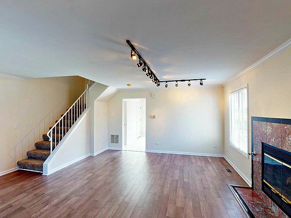 5th image of 2983 Dorothy Dr